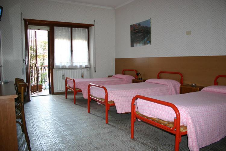 Albergo Anna تْشامبينو الغرفة الصورة